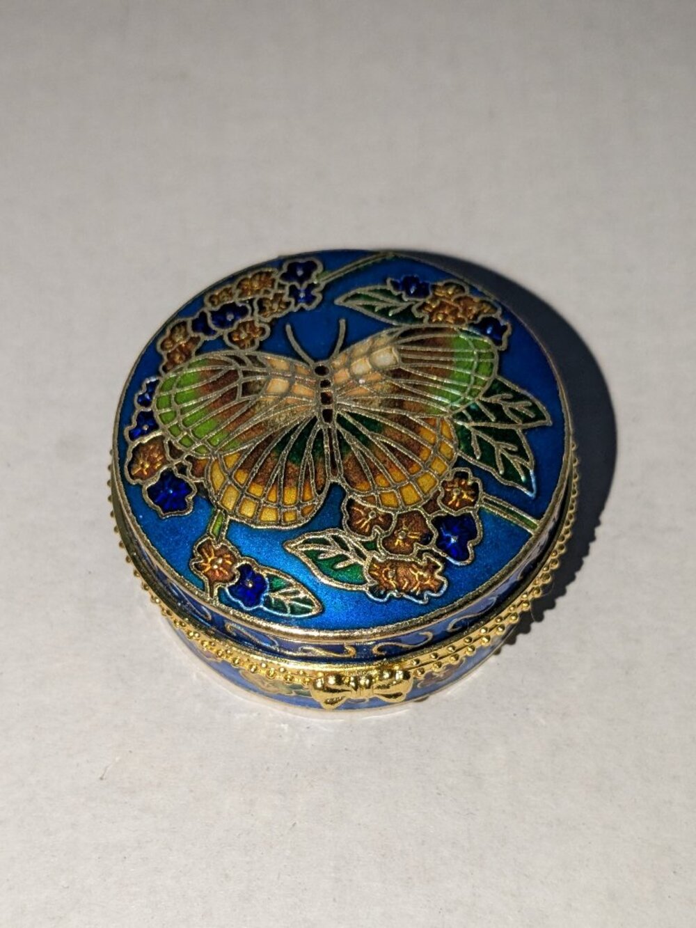 Vintage Round Butterfly Cloisonne Gold Tone Hinged Jewelry Trinket Box